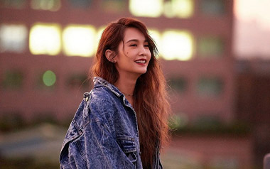 雨爱吉他谱,杨丞琳歌曲,C调扫弦版六线谱高清视频教学,附3张六线简谱 - 极网吉它谱大全